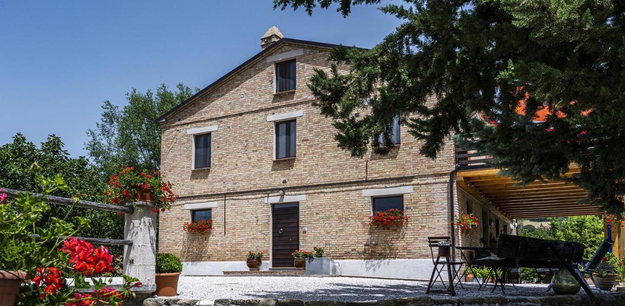 Casa Friano Bed & Breakfast Amandola Dış mekan fotoğraf